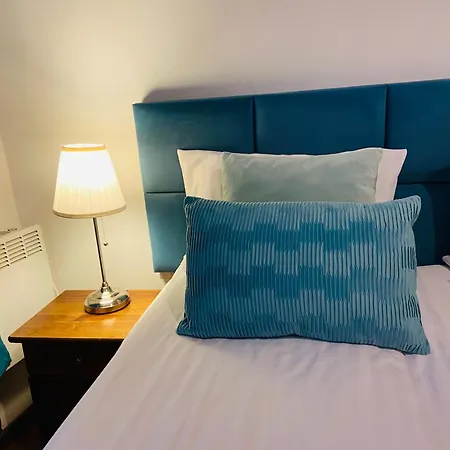 & Apartment