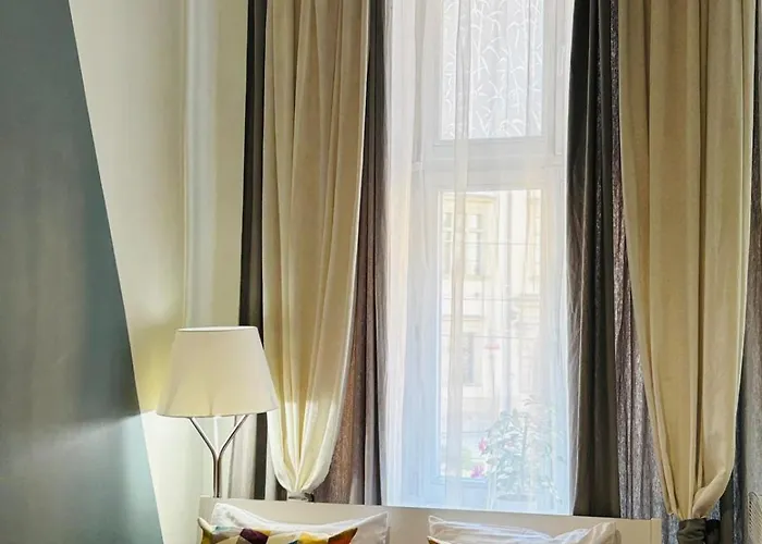 & Апартаменты